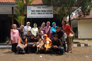 panitia bersama pengurus panti